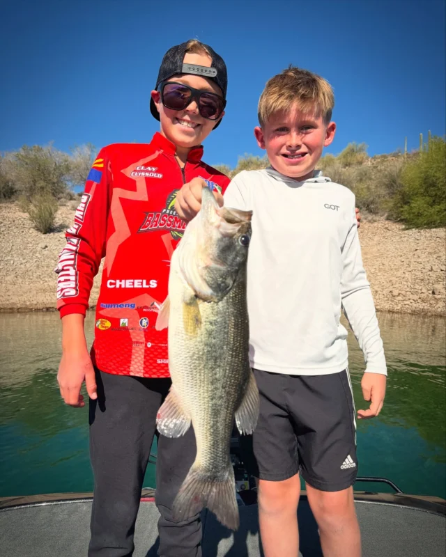 Fun morning trip at Lake Pleasant with Clay & Miles. These two young hammers had a blast. So fun seeing the excitement in them. Reminded me of pond hopping golf courses and arrowhead lakes in middle school with @john_howland31 🎣 #fishaz #instafish #fishingarizona #bassderby #desertfishing #largemouth #bassfishing #bigbass #funfishing #instabass #bigfish #lunkers #arizonafishing #derbyday #bassaddict #eatsleepfish #guideAZ #liveonthewater #arizonabassfishing #tugisthedrug #basstournament #bigfishbullies #daiwausa#bassfishing #largemouthbass