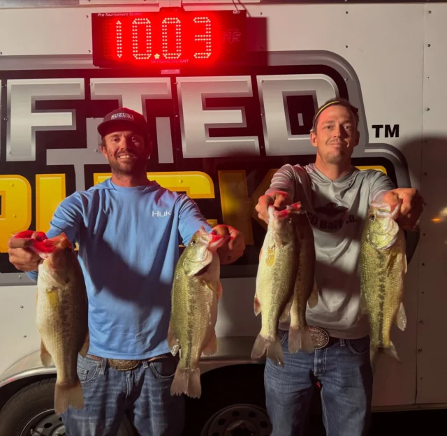 Congrats to Dylan & Thor on taking home the win at our first Bartlett nights derby with 28 boats. The only team to break 10lbs on a night filled with lots of numbers and no size. They also took home big fish honors with a whopper at 2.7lbs. They went home with $3180 🧀 only two more Wednesday nighters and 3 Bartlett nights derby’s left. Schedule is on www.fishin48.com